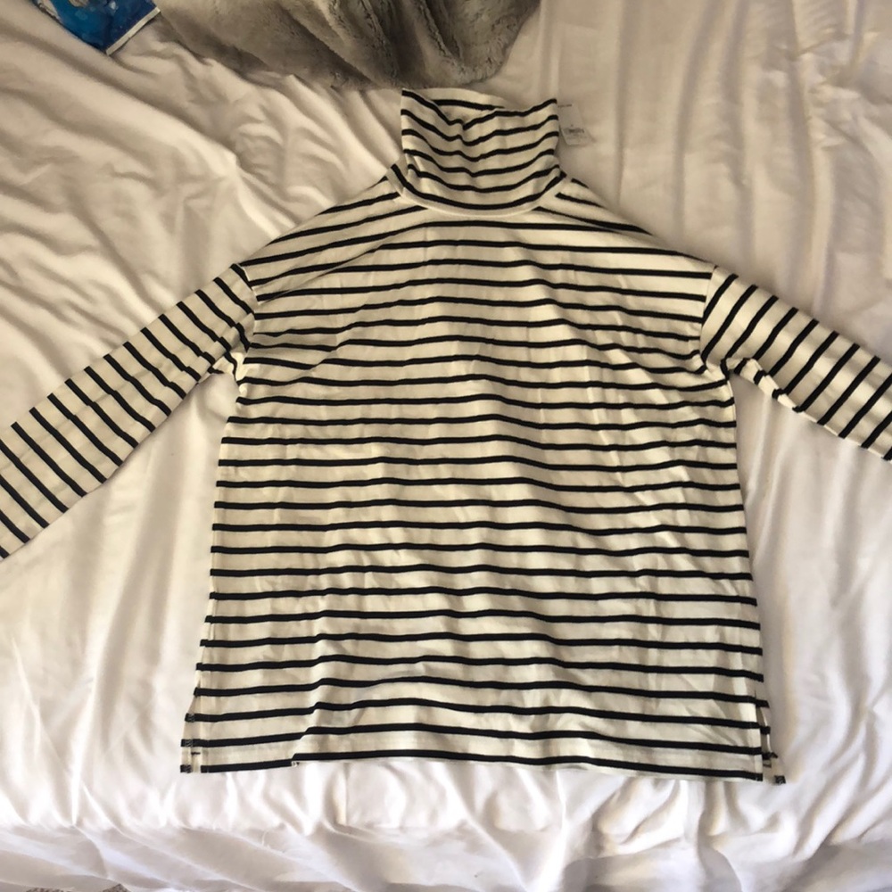 Gap turtle neck sweater